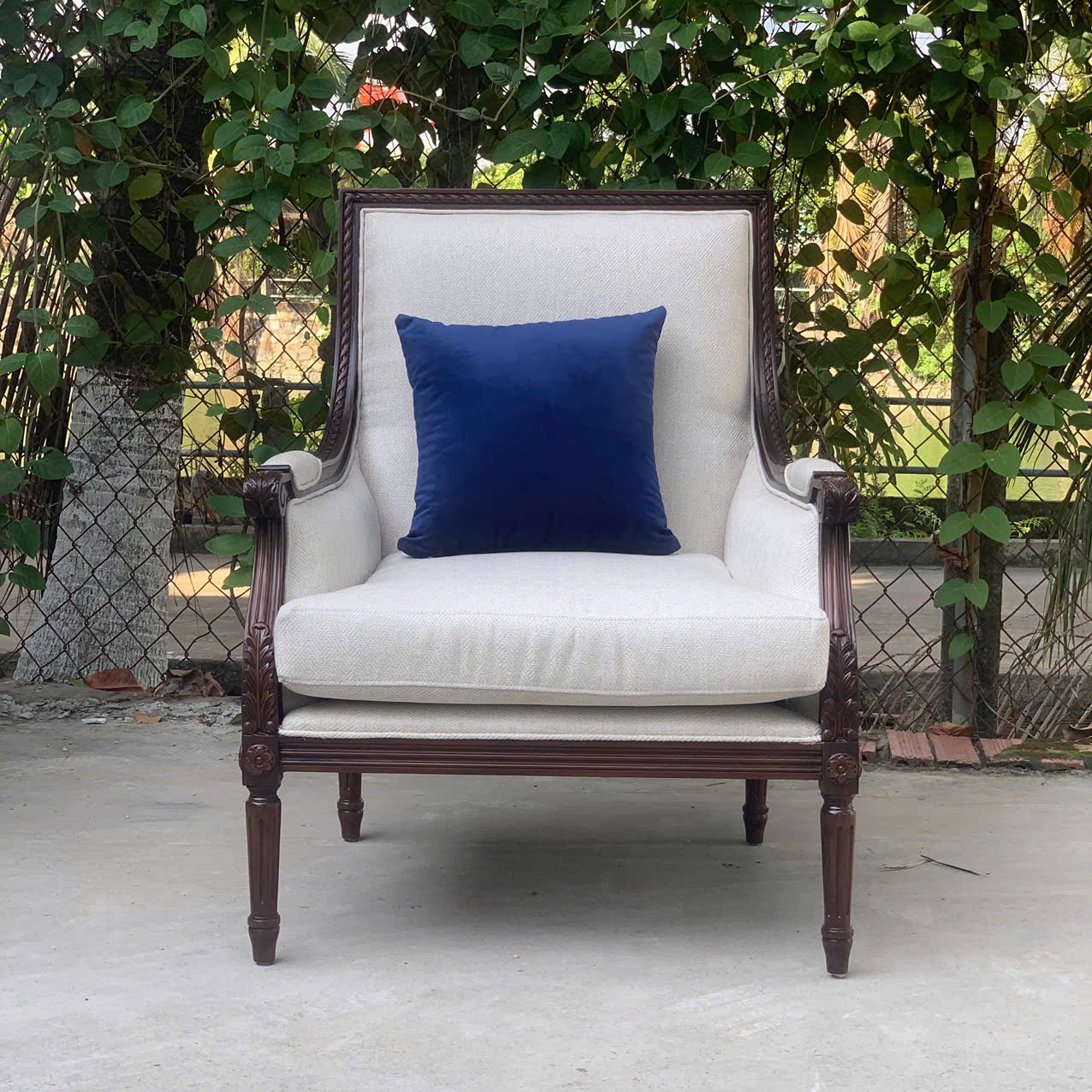 SOFA ĐƠN TÂN CỔ ĐIỂN LOUIS XVI- VẢI BỌC THEO YÊU CẦU